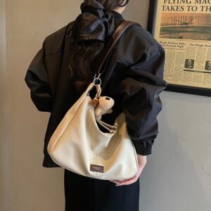 Stylish and versatile minimalist crossbody bag