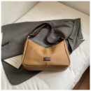 Stylish and versatile minimalist crossbody bag
