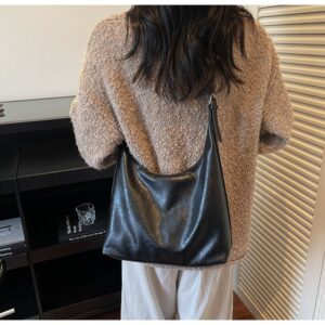 Minimalist, Fashionable Vintage Soft-Pack Shoulder Bag