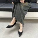 French elegant pointed toe mid-heel high heels