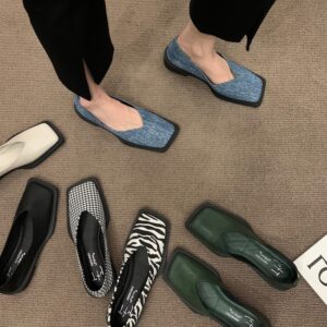 French-style Fashion Retro Wide-Toe Flat Loafers