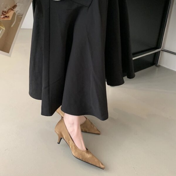 Multi-Color Velvet Pointed-Toe Low-Heel Pumps Retro Elegant Commuter Pumps for Women