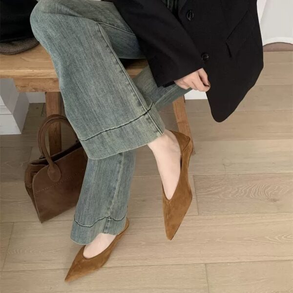 Retro suede pointed-toe low-heel flat shoes