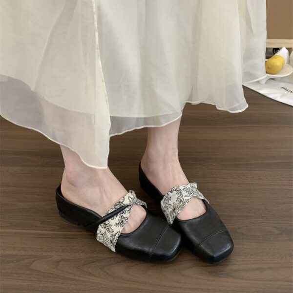 Retro-Print Buckle-Strap Square-Toe Mary Jane Mules Flat-Soled Closed-Toe Sandals