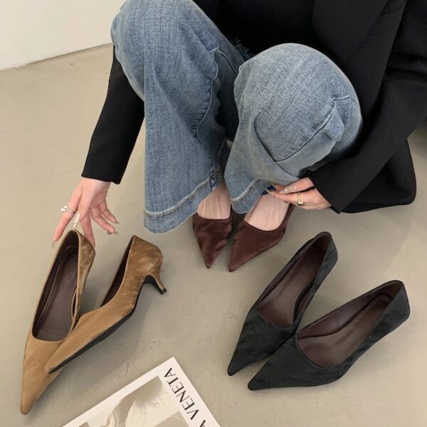 Multi-Color Velvet Pointed-Toe Low-Heel Pumps Retro Elegant Commuter Pumps for Women