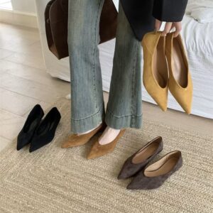 Retro suede pointed-toe low-heel flat shoes