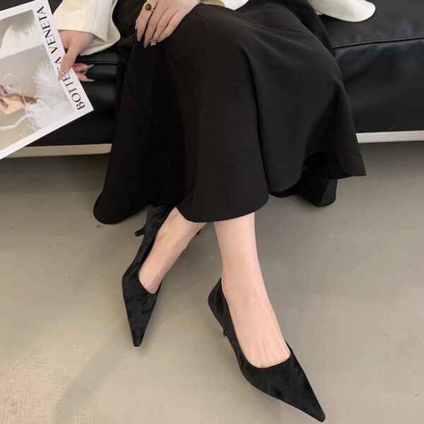 Multi-Color Velvet Pointed-Toe Low-Heel Pumps Retro Elegant Commuter Pumps for Women
