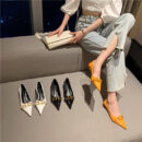 Multi-color metal buckle pointed-toe low-heel shoes Retro-inspired commuter pumps