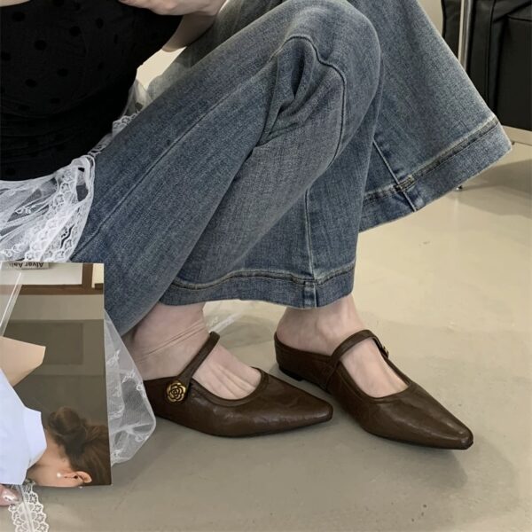Retro Metal Buckle Pointed-Toe Mary Jane Mules Strappy Flat-Soled Closed-Toe Sandals