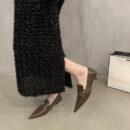 Multi-color pointed-toe metal buckle flats Retro-inspired low-cut pumps for everyday wear