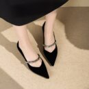 Seductive stilettos with pointed toes