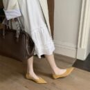 Retro suede pointed-toe low-heel flat shoes