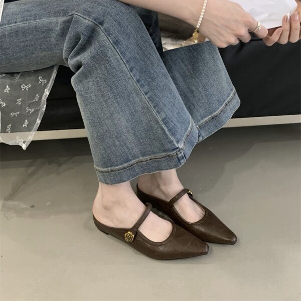 Retro Metal Buckle Pointed-Toe Mary Jane Mules Strappy Flat-Soled Closed-Toe Sandals